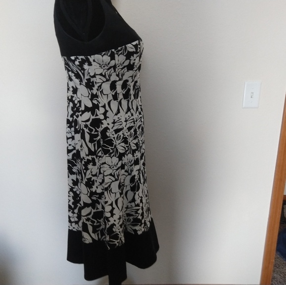 Chaps black and white fit and flare dress, size 4 - Picture 7 of 8